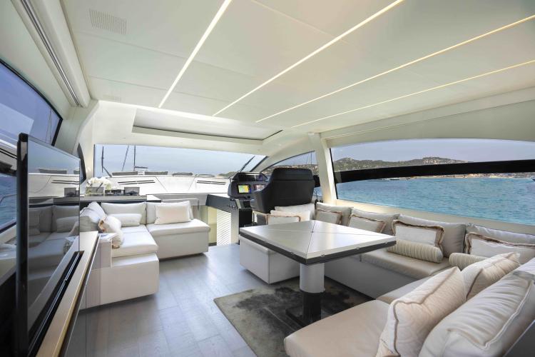 eICox_sieckmann-yachts-pershing-70-for-sale-37.jpg