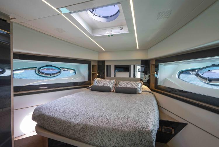ESHX9_sieckmann-yachts-pershing-70-for-sale-67.jpg