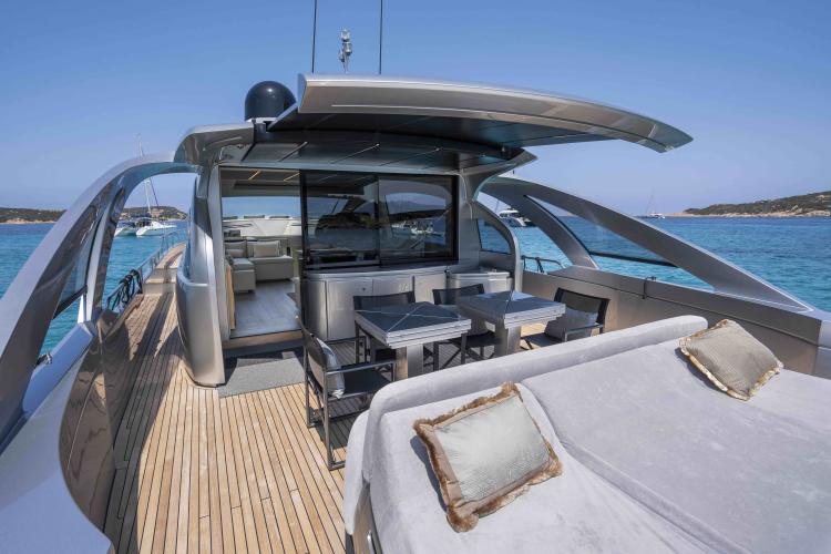 pWiXm_sieckmann-yachts-pershing-70-for-sale-20.jpg